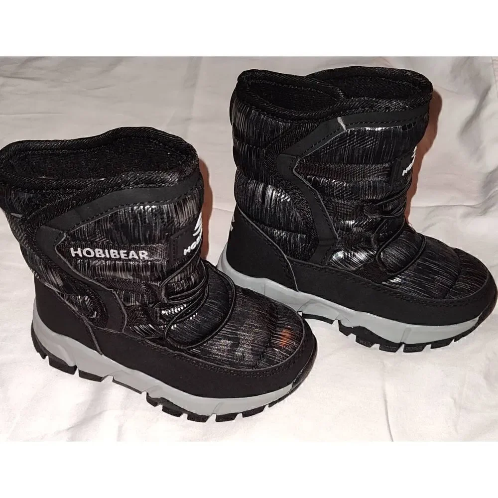New HOBIBEAR BOY/GIRL SNOW BOOTS BLACK/GRAY CAMOUFLAGE FAUX FUR LINED US SIZE 9.